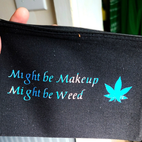 Makeup bag - Picture 1 of 1